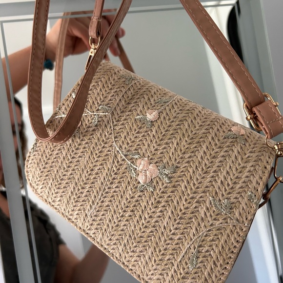 Spring Crossbody 🌼🌸 Bag - Picture 6 of 6